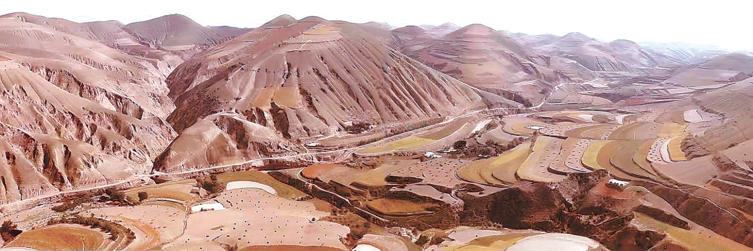 延安市吴起县铁边城镇三谷窑银盘山退耕前.jpg 延安市吴起县铁边城镇三谷窑银盘山退耕前.jpg